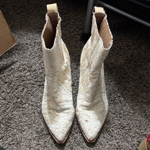 Dolce Vita Cream Heeled Boots